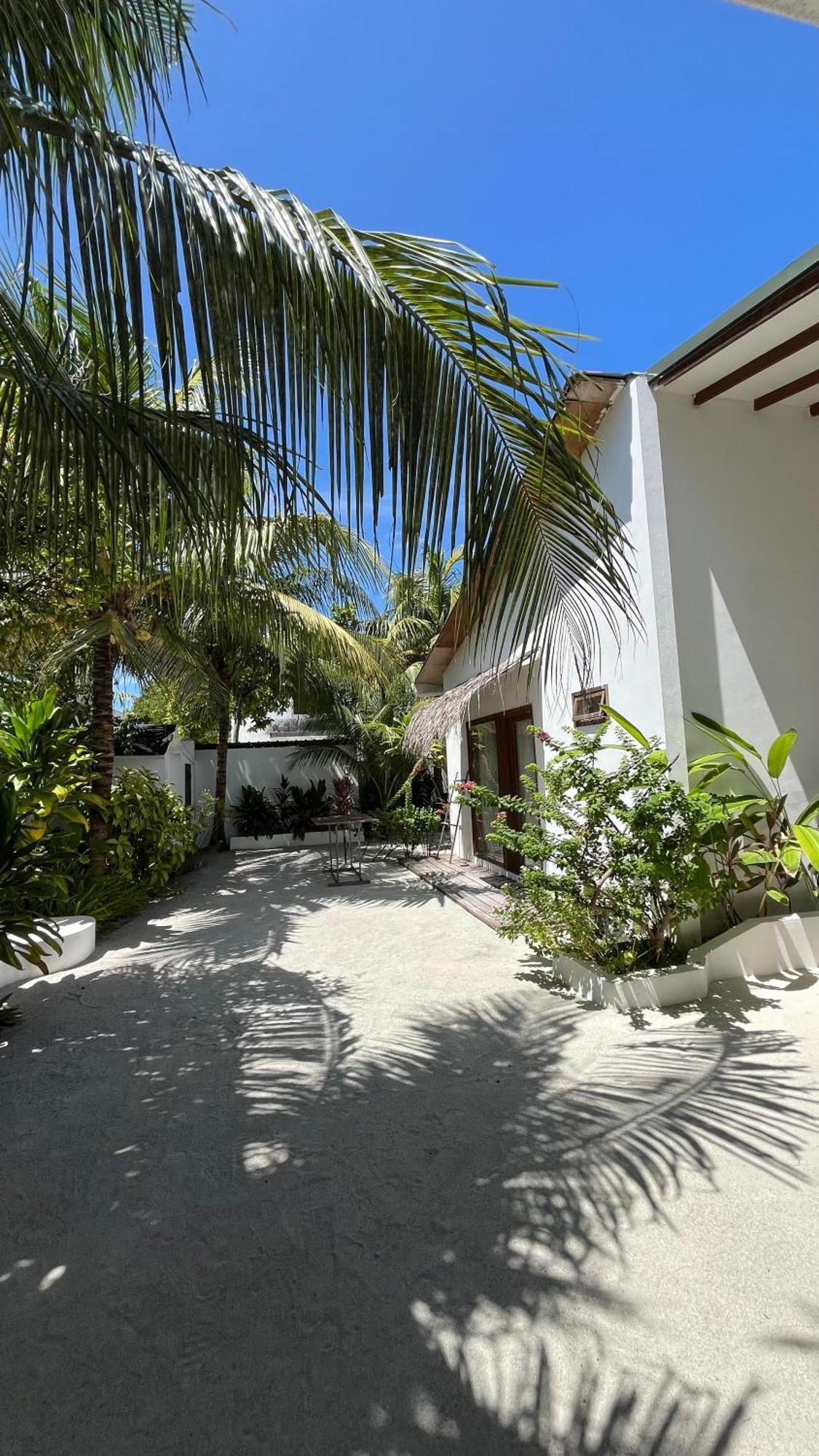 Villa Kudi Maldives Guest House Thulusdhoo Exterior photo